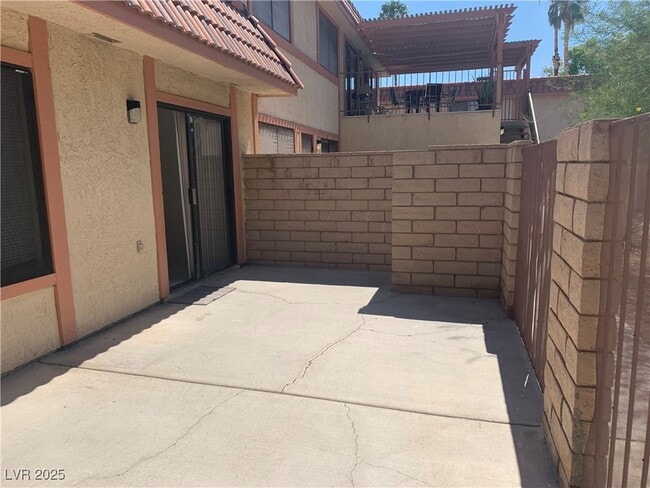 Building Photo - 1822 Avacado Ct