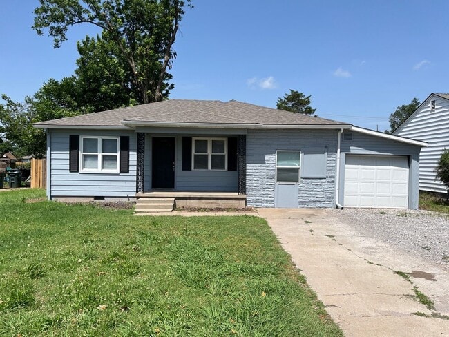 Building Photo - 3 bed 2 bath -Edmond (Danforth and Blvd)