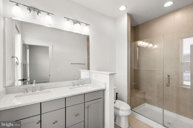 Building Photo - 921 Grundy St