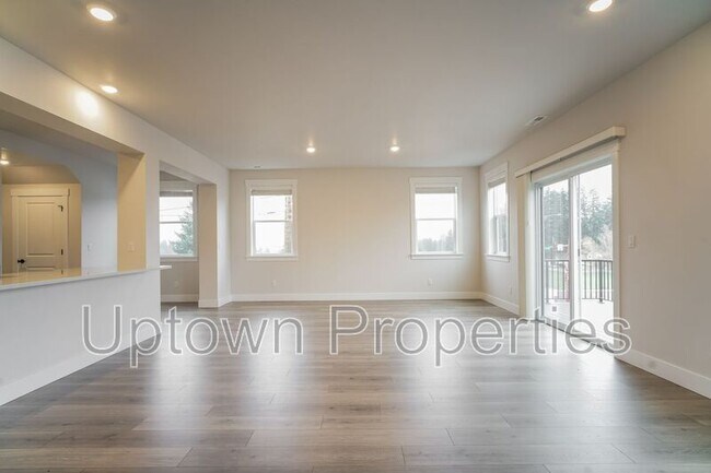 Building Photo - 16959 SW Leaf Ln