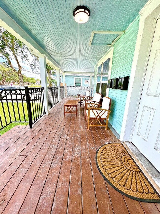 Building Photo - 1525 5th St