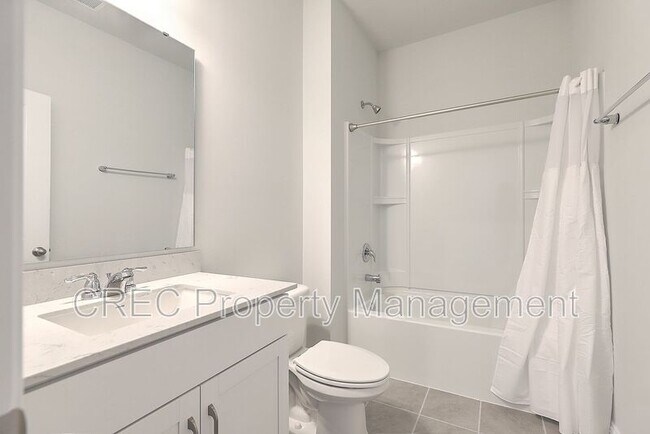 Building Photo - 166 Whaler Ave