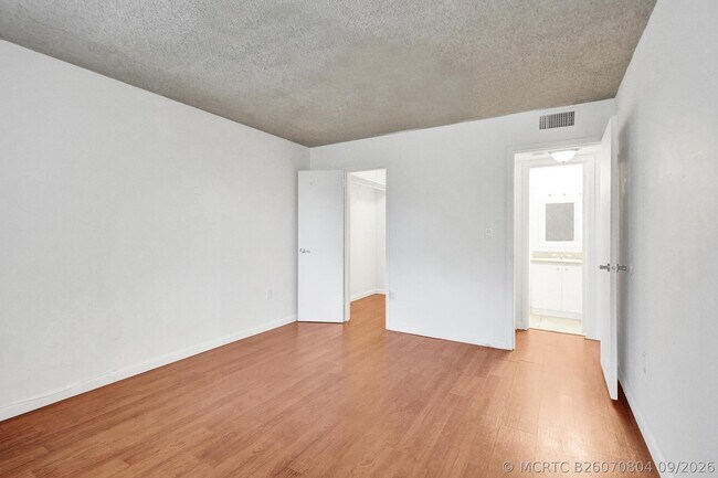 Building Photo - 1805 Sans Souci Blvd