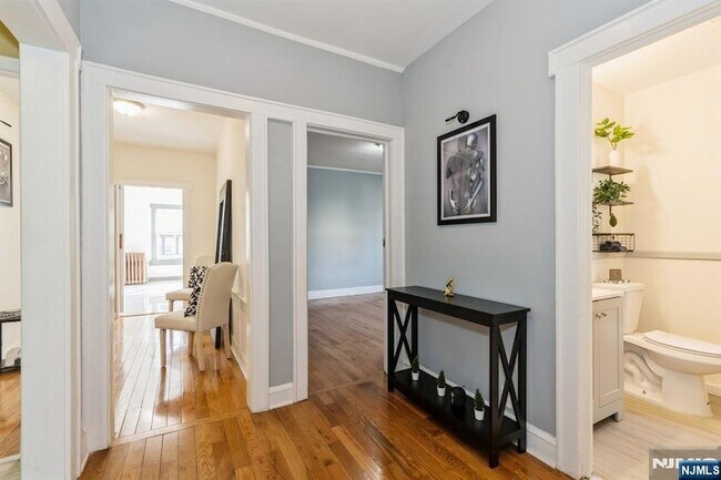 Building Photo - 41-43 Poe Avenue Unit 1