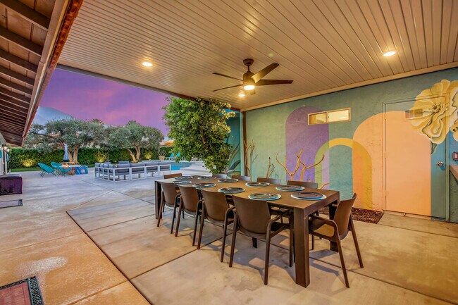 Building Photo - 2230 Tamarisk Rd