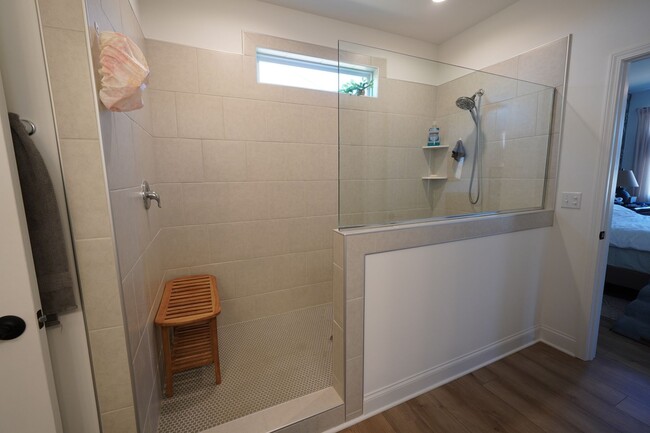 Building Photo - MOVE IN DATE MUST BE SCHEDULED 14 DAYS FROM PAYING SECURITY DEPOSIT.