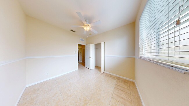 Building Photo - Modern Style Tri-Level Townhome 2BR/ 2.5BA...