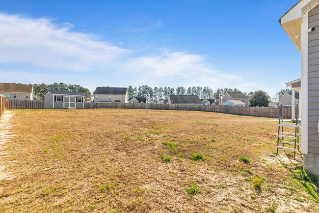 Building Photo - 3 bedroom 2 bathroom with a bonus room