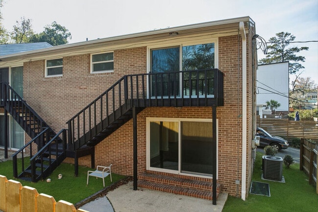 Building Photo - 413 E 7th Ave