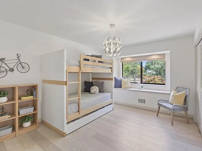 Building Photo - BRIGHT & AIRY HOME IN EXCLUSIVE ENCLAVE SPRAWLING, PRIVATE CULDESAC PROPERTY