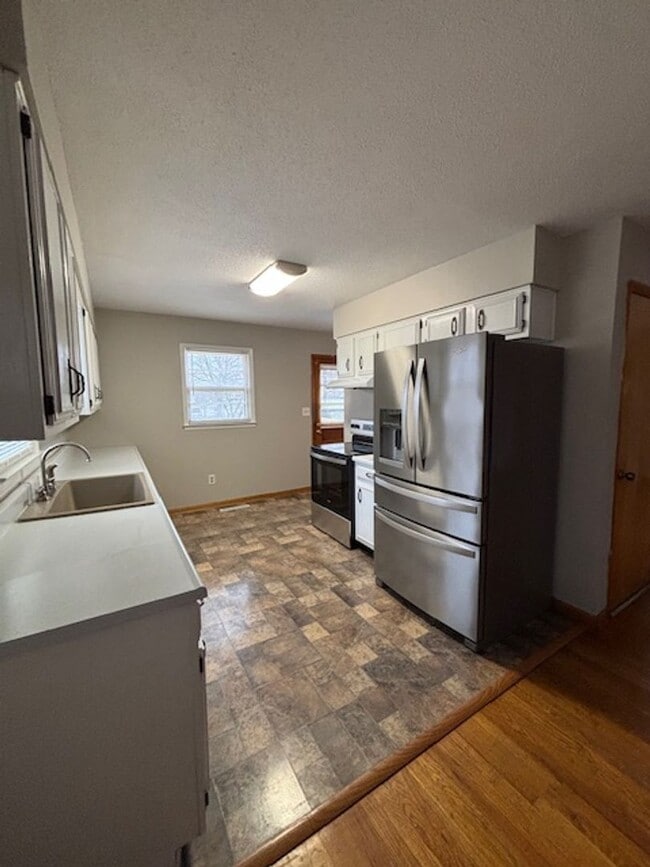 Building Photo - 891 Hill St