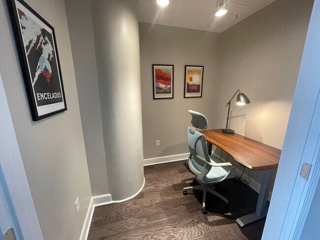 Building Photo - 272 E Main St