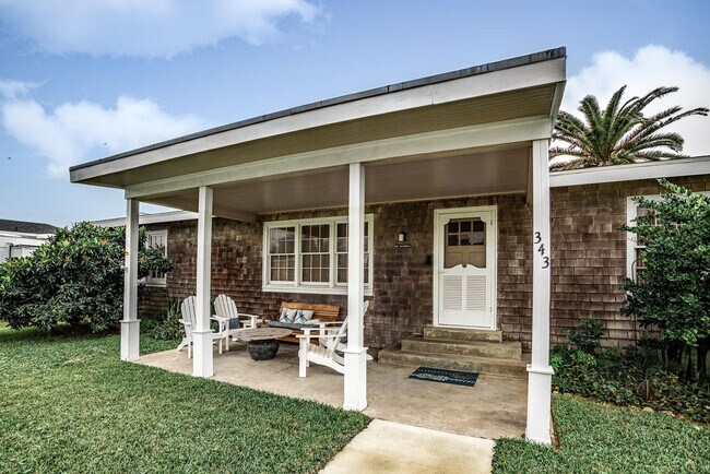 Building Photo - 343 Oleander St