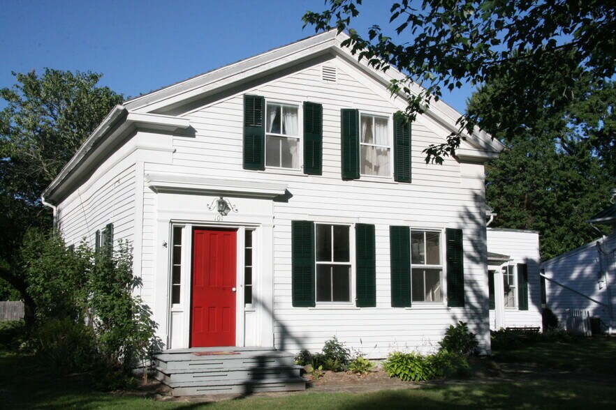 Primary Photo - 101 Center St