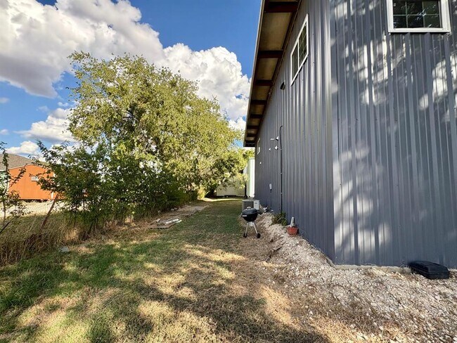 Building Photo - 5213 Tucker Hill Ln