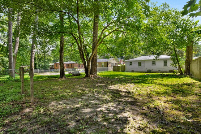 Building Photo - 2931 Diana Dr SW