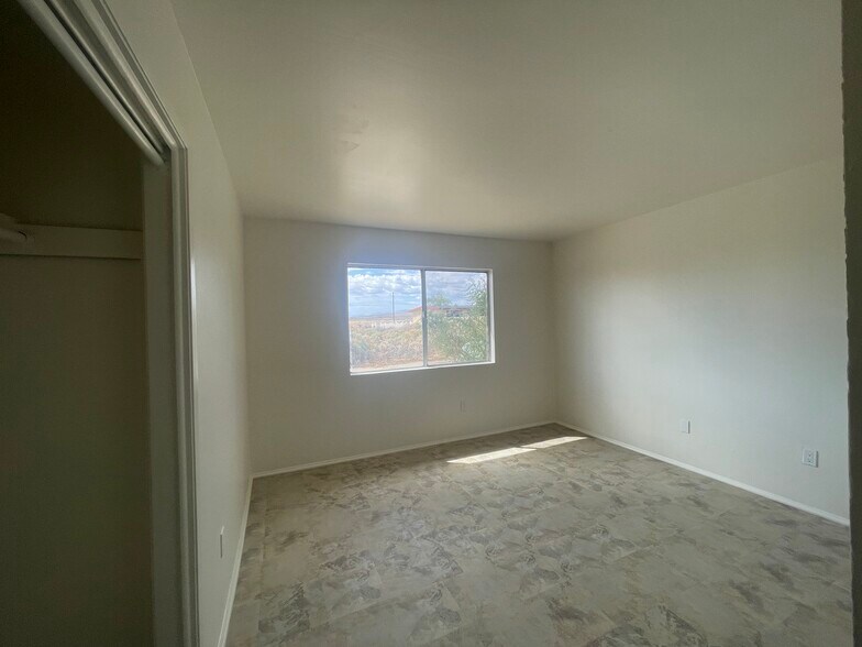 Bedroom 1 (towards exterior) - 13429 Davenport St