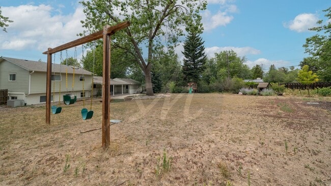Building Photo - 2518 Fairview Cir