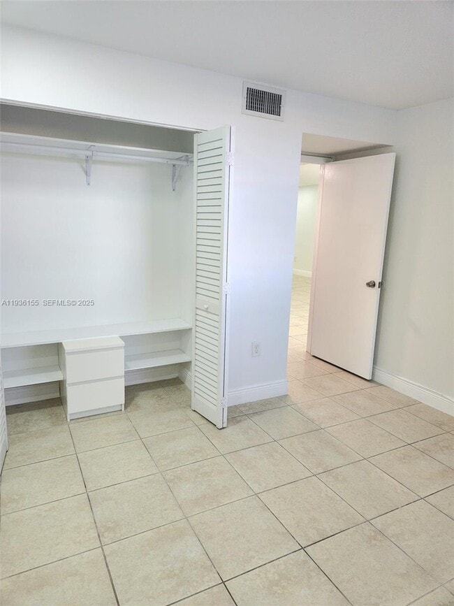 Building Photo - 10315 NW 9th St Cir