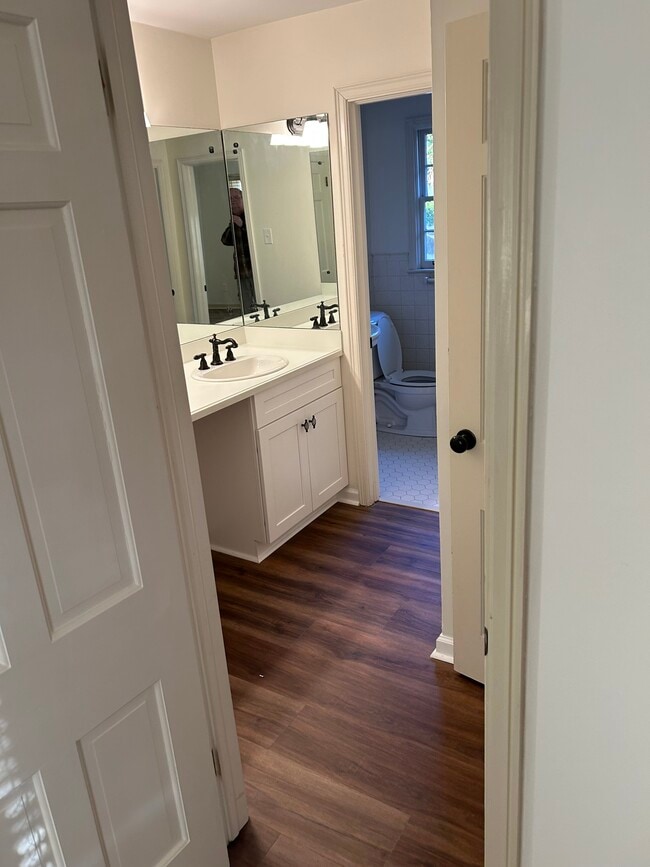 Building Photo - 6035 Riverside Dr