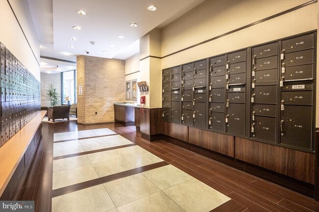 Building Photo - 307 Yoakum Pkwy