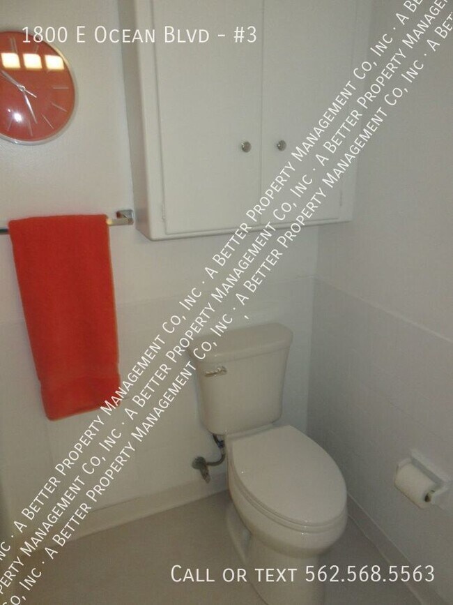 Building Photo - Historic FULLY FURNISHED Mid-Century Moder...