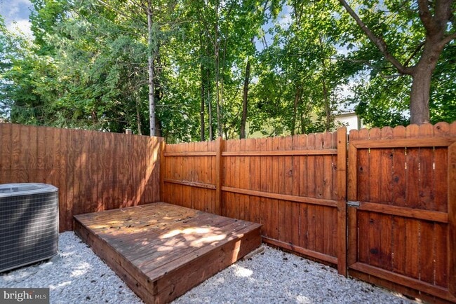 Building Photo - 509 McManus Way