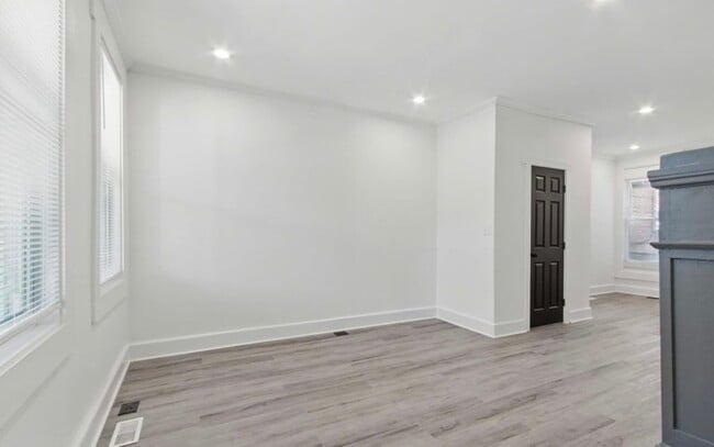 Building Photo - 2582 Edmondson Ave