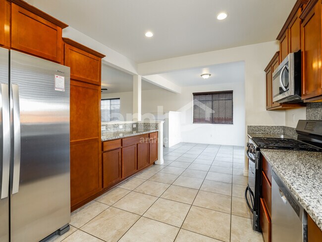 Building Photo - 18667 Granite Peak Ct