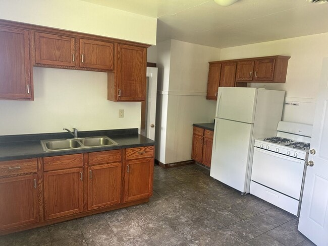 Building Photo - 43 W Mitchell St