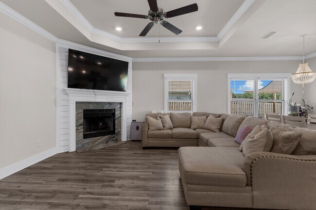 Building Photo - 1048 Pheasant Cir