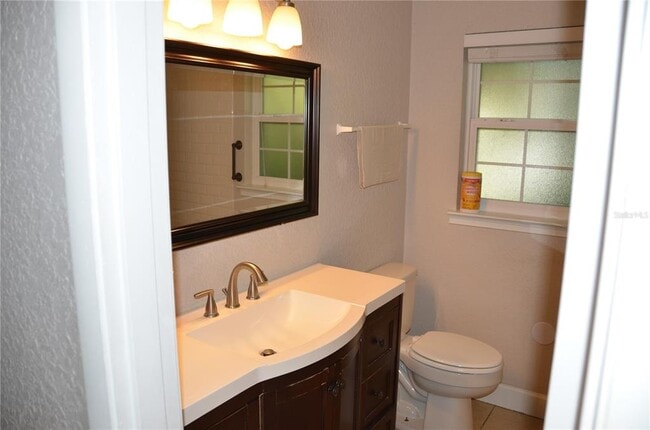 Building Photo - 1602 Lancaster Ave