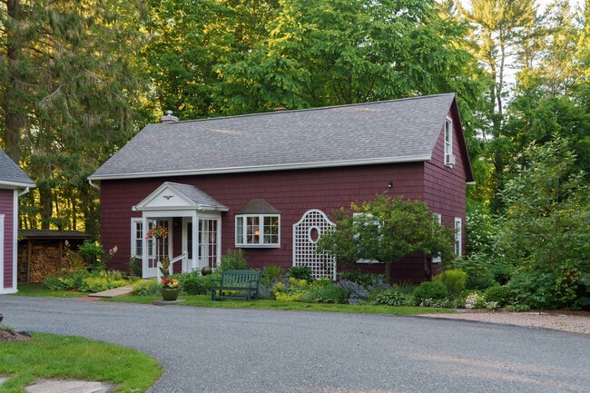 Building Photo - 45 Taconic Ave