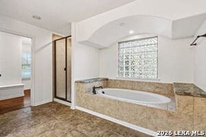 Building Photo - 105 Clear Water