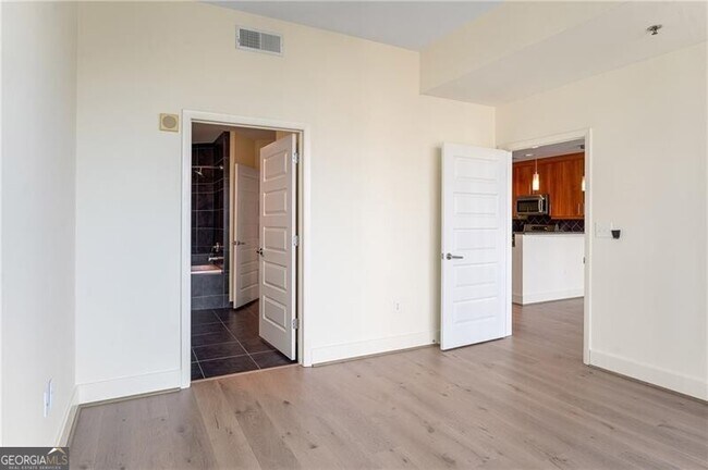 Building Photo - 1080 Peachtree St NE