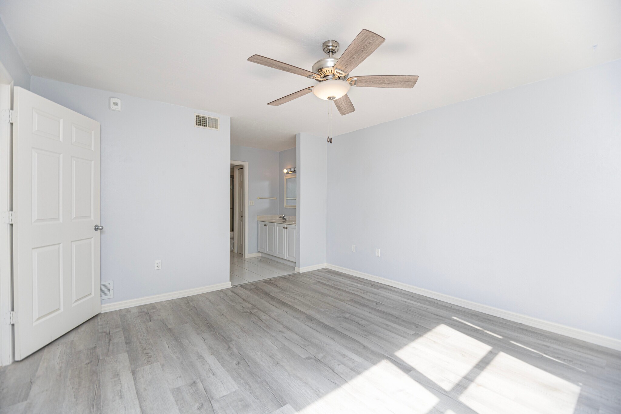 PRIMARY BEDROOM - 290 Naples Cove Dr