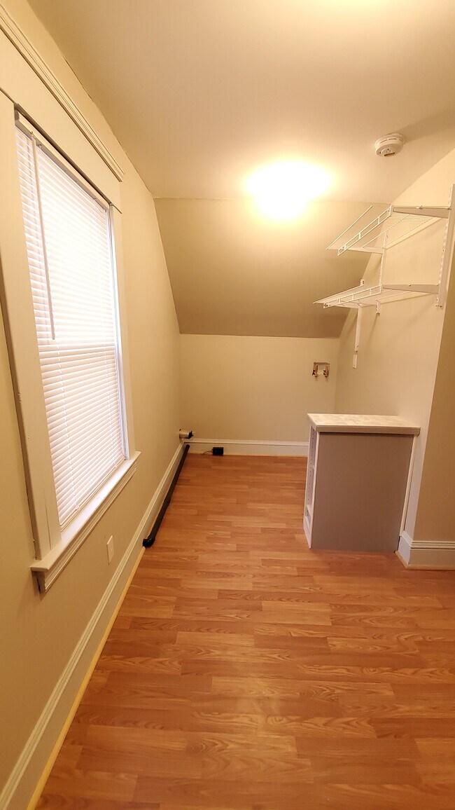 In suite Laundry room - 1606 E 85th St