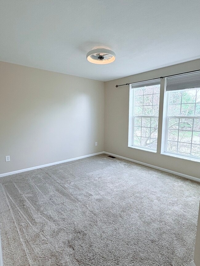 Building Photo - Spacious 4 Bed, 2 Bath Home in Columbus