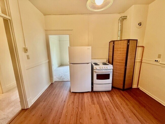 Building Photo - 69 Etruria St