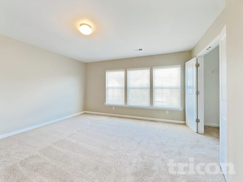 Building Photo - 547 Falls Cottage Run