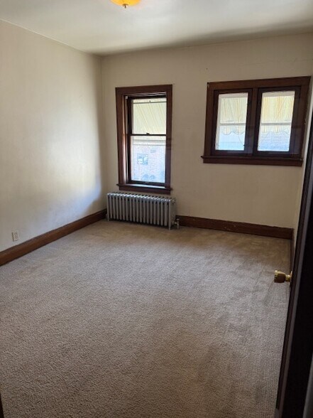 Building Photo - 1203 E Brady St