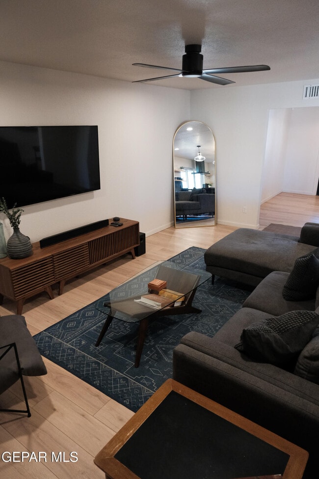 Building Photo - 9001 Lait Dr