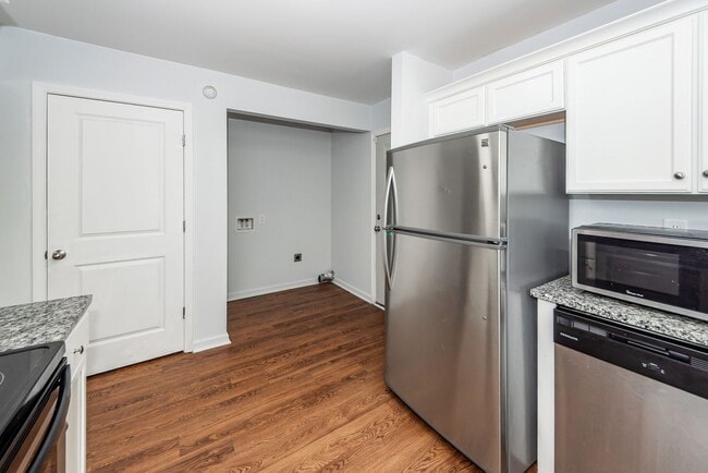 Building Photo - 2 Bedroom, 2 Bathroom Duplex - Moncks Corner