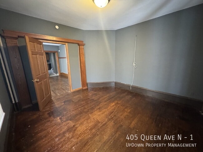 Building Photo - 405 N Queen Ave