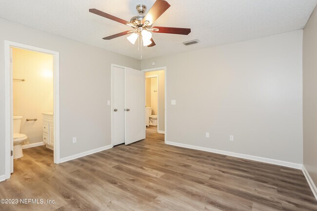 Building Photo - 1441 Kingfisher Ln N