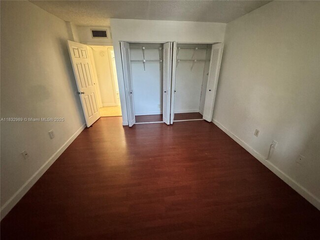 Building Photo - 6861 SW 147th Ave