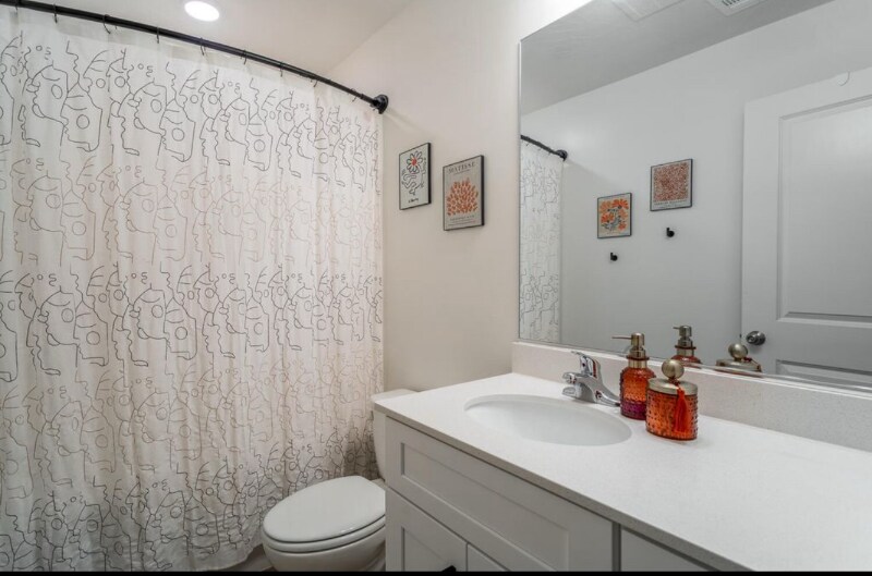 Building Photo - 350 W Old Hwy 91