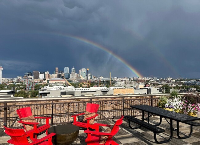 Building Photo - 1 Bedroom Apartment Available In The Heart Of Jefferson Park!