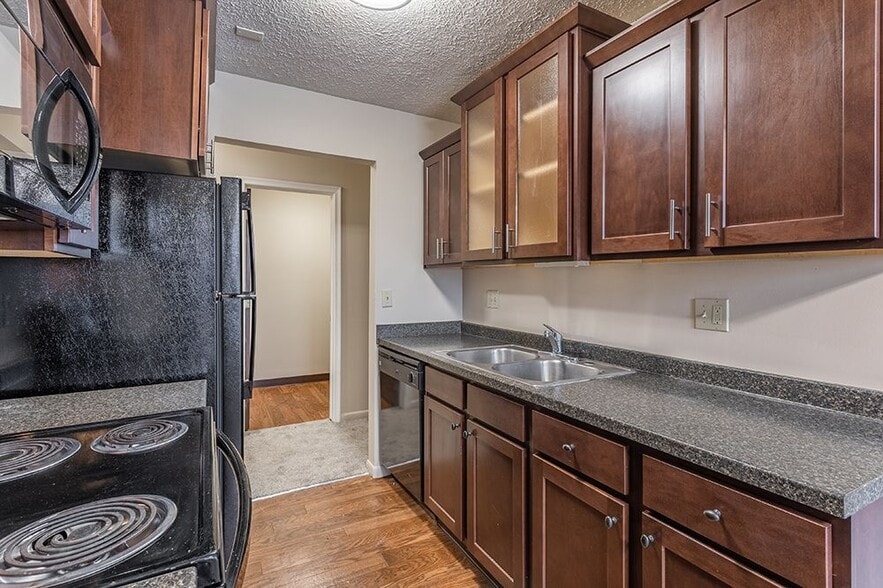 Building Photo - Delta Square Apartments - Lansing, MI