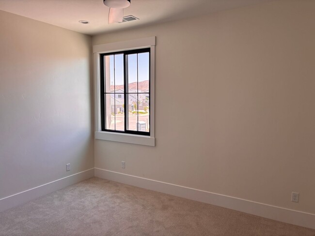 Building Photo - BRAND NEW 5 bed | 3.5 bath | 3 car garage ...